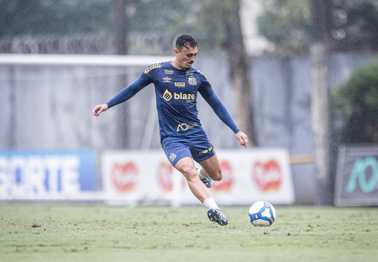 imagem da materia: Pituca projeta 'decisão' com Ceará e chama torcida do Santos