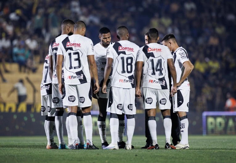 imagem da materia: Ponte Preta depende de vitória para sair do Z-4