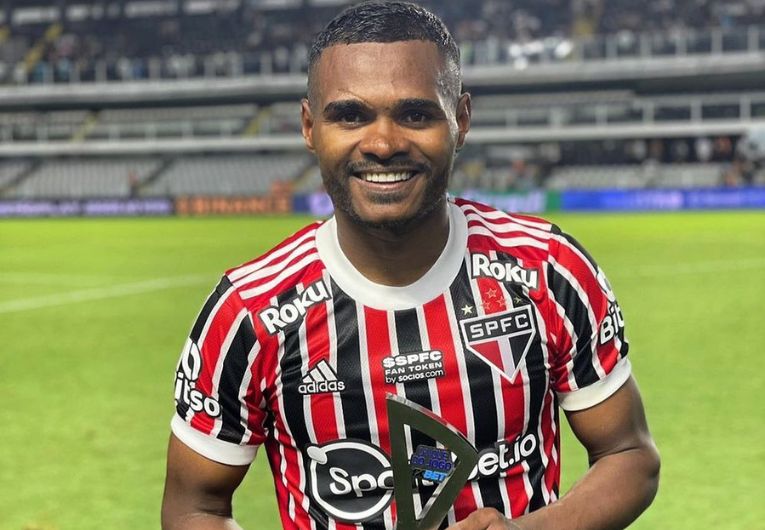 imagem da materia: São Paulo não renovará com Nikão