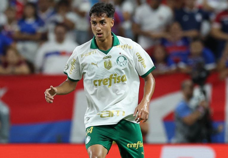 imagem da materia: Vitor Reis reencontra o Fortaleza, adversário de sua estreia