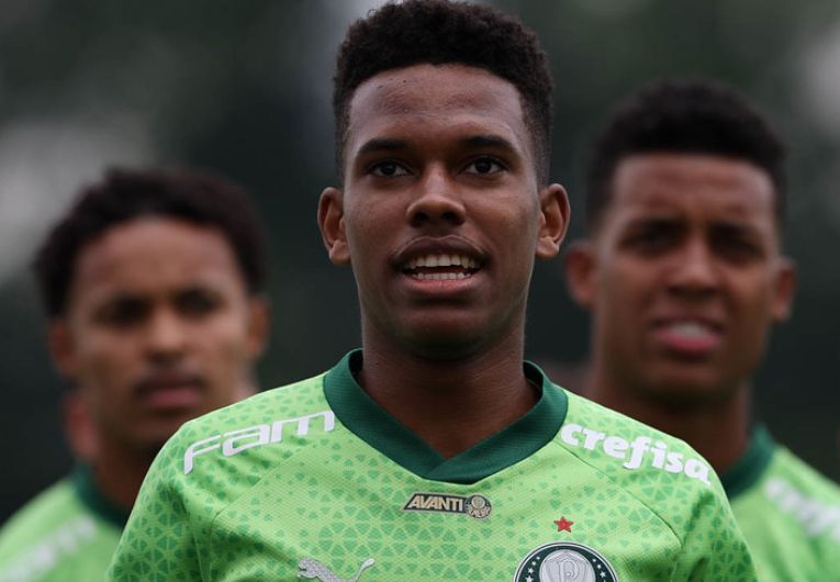 imagem da materia: Estêvão comenta sobre recorde quebrado no Brasileirão