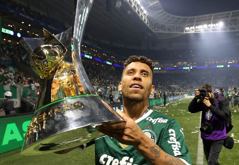 imagem da materia: Palmeiras renova com Marcos Rocha