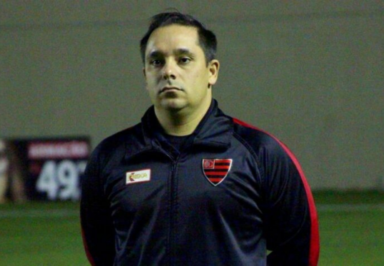 imagem da materia: Oeste oficializa saída do treinador Renan Freitas do clube
