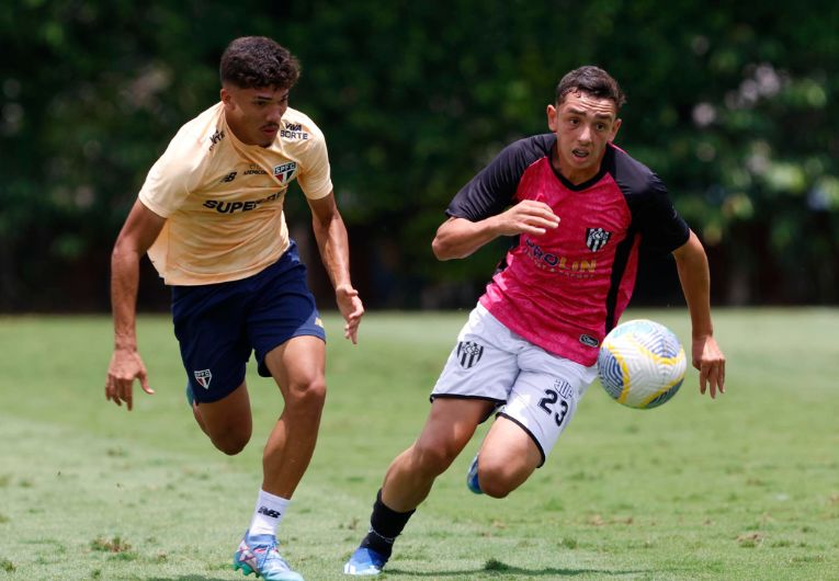 imagem da materia: São Paulo vence jogo treino contra o EC São Bernardo