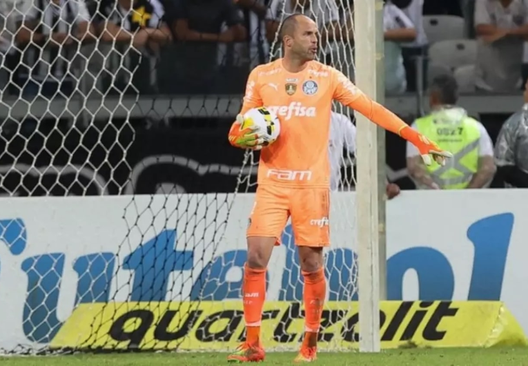 imagem da materia: Pensando em 2025, Palmeiras renova com Marcelo Lomba
