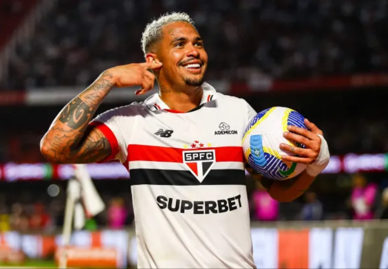 imagem da materia: Luciano entra na briga da artilharia do Brasileirão