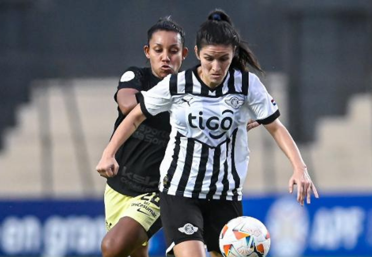 imagem da materia: Corinthians vence e avança líder na Libertadores Feminina