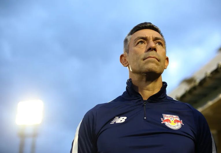imagem da materia: Pedro Caixinha não é mais técnico do Red Bull Bragantino