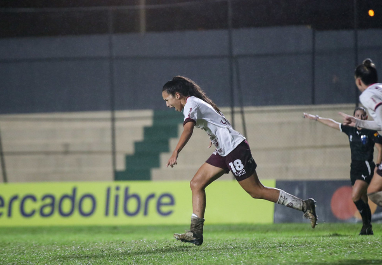 imagem da materia: Ferroviária empata e está fora da Libertadores Feminina