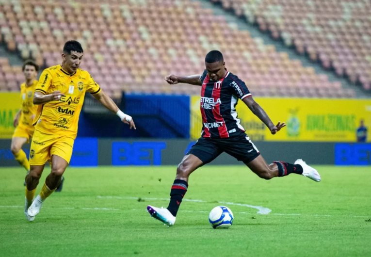 imagem da materia: Botafogo vence Amazonas e deixa zona do rebaixamento