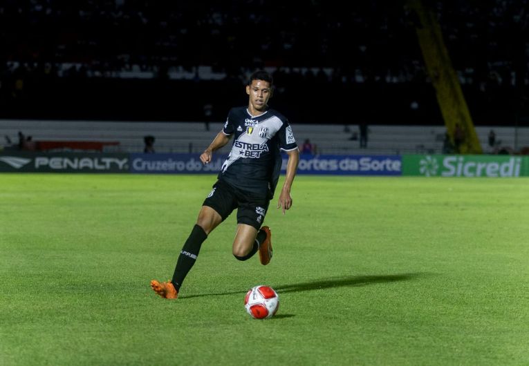 imagem da materia: João Gabriel revela foco da Ponte para o Dérbi