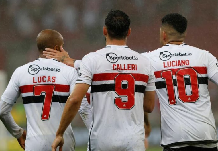 imagem da materia: Atacantes titulares do São Paulo passam por seca de gols
