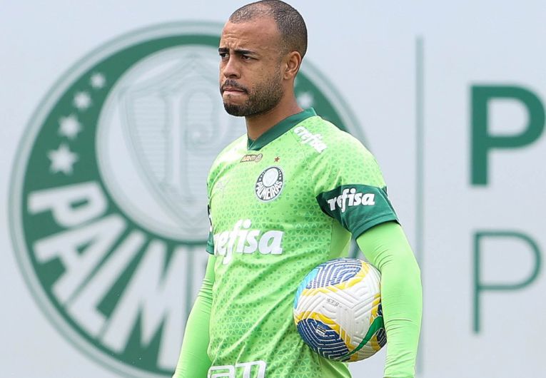 imagem da materia: Mayke retorna aos treinamentos