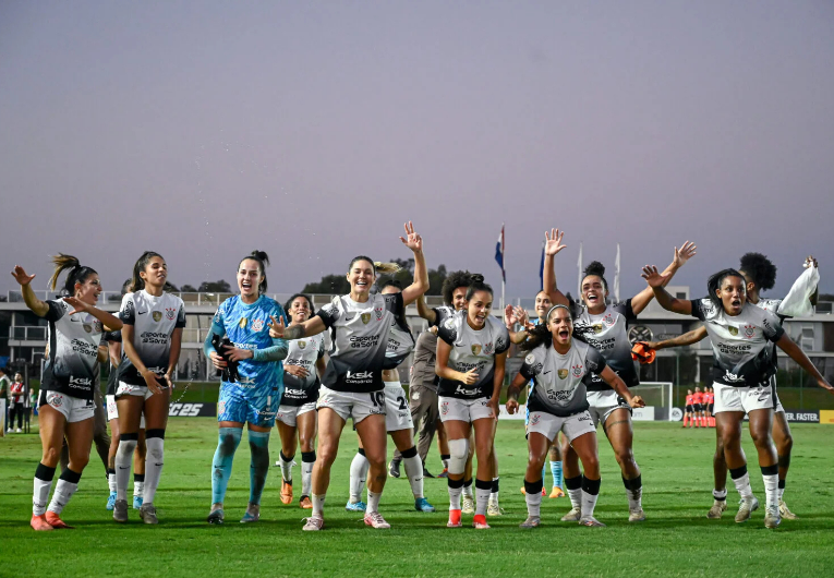 imagem da materia: Corinthians enfrenta Boca na semi da Libertadores Feminina