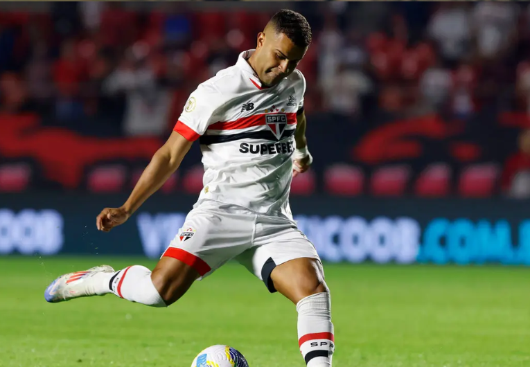 imagem da materia: Alisson pode retornar aos gramados pelo Tricolor neste ano