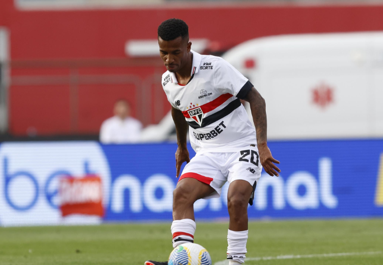 imagem da materia: Liziero e Marcos Antônio disputam vaga no time titular