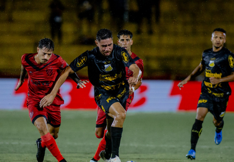 Santos melhora e Novorizontino cai em corrida pelo título