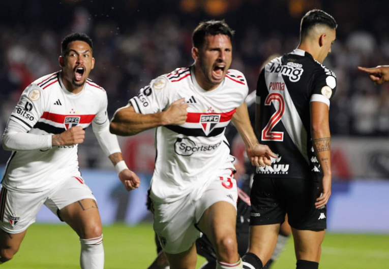 imagem da materia: São Paulo não perde para o Vasco como mandante há nove jogos
