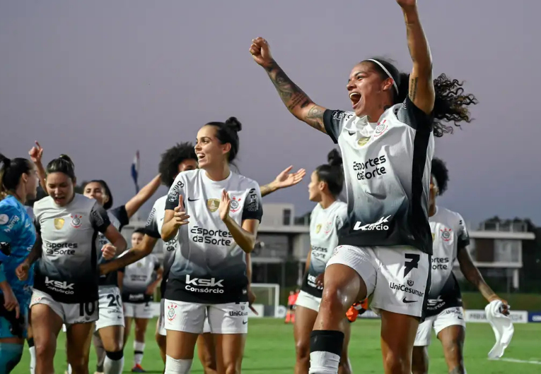 imagem da materia: Corinthians terá Santa Fe na final da Libertadores Feminina