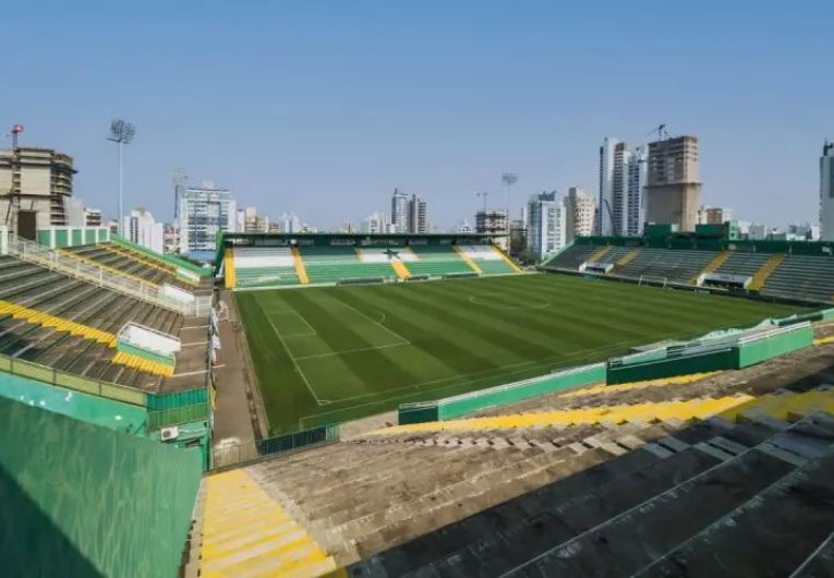 imagem da materia: Chapecoense x Santos: onde assistir, escalações e palpites