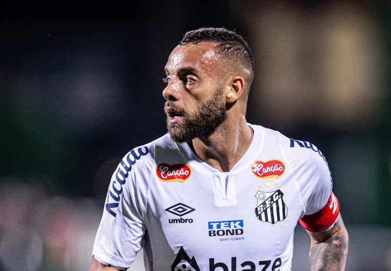 Guilherme encerra jejum de gols em derrota do Santos