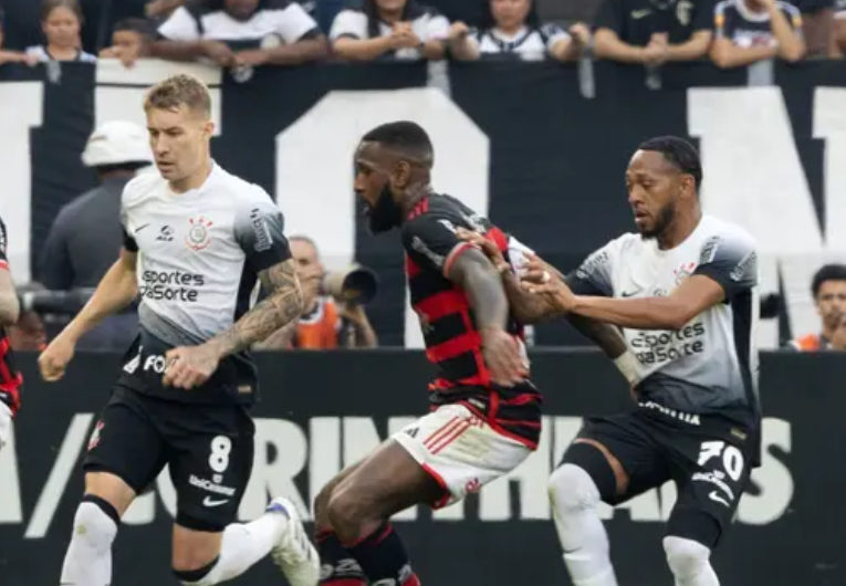 imagem da materia: Copa do Brasil: Com um a mais, Corinthians cai para Flamengo