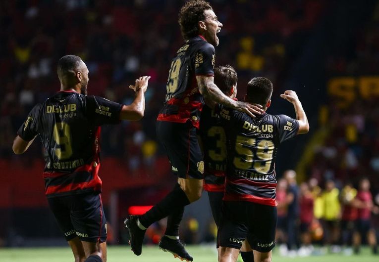 imagem da materia: Botafogo-SP perde para o Sport, mas continua fora do Z4