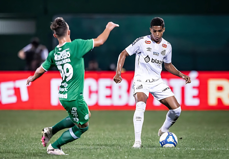 imagem da materia: Santos perde para a Chapecoense na Arena Condá