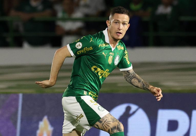 imagem da materia: Palmeiras se preocupa com lista de nove pendurados