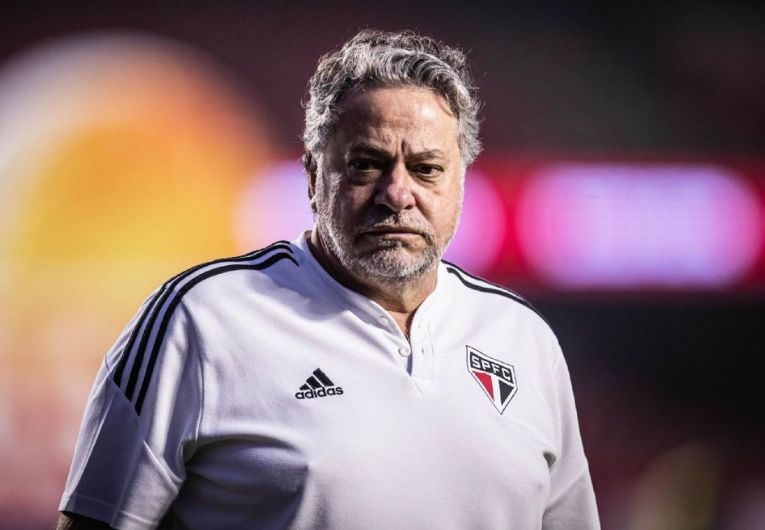 imagem da materia: Casares publica mensagem para presidente do Fluminense