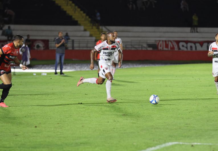 imagem da materia: Botafogo-SP segue com problemas e vira segundo pior mandante