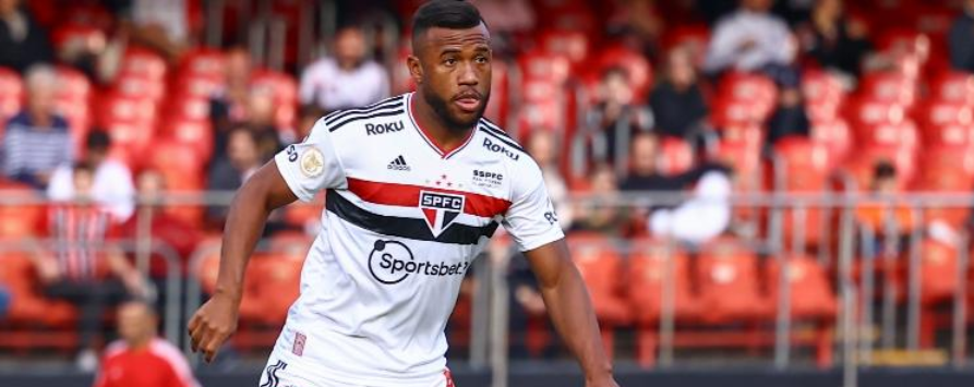 imagem da materia: São Paulo deve vender volante Luan para o Vitória