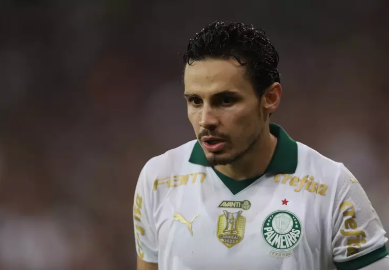 imagem da materia: Raphael Veiga lamenta erros cometidos em derrota no dérbi