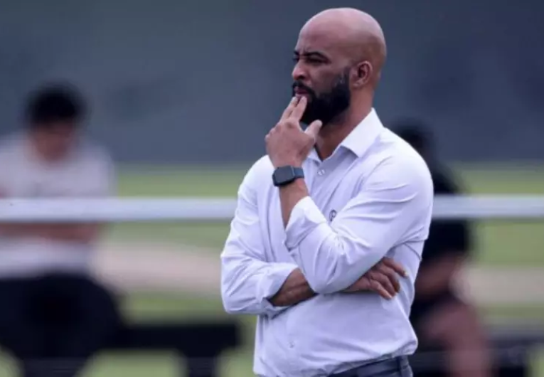 imagem da materia: Com ajuda de Fabinho Soldado, Ramón Díaz permanece no Timão