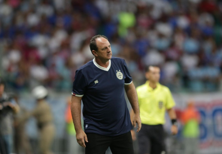 imagem da materia: São Paulo quer manter invencibilidade diante de Rogério Ceni