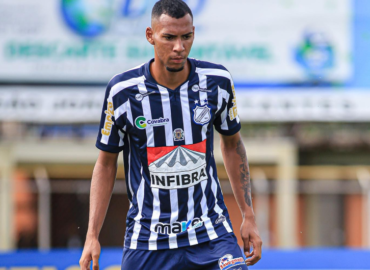 Lemense renova com zagueiro Jefferson Tobias para 2025