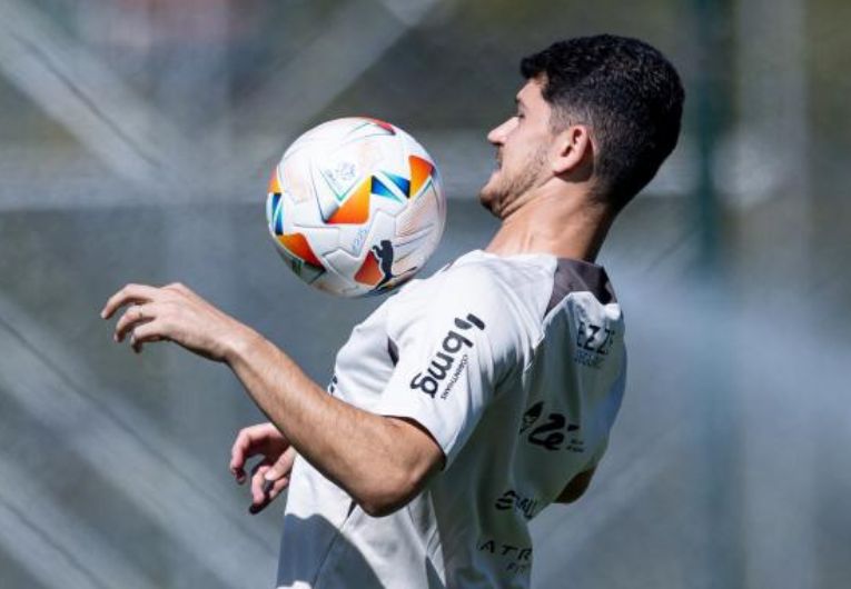 imagem da materia: Corinthians perde laterais para duelo contra o Vitória