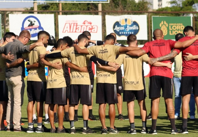 imagem da materia: Fora da Copinha, elenco Sub-20 do CAV se reapresenta
