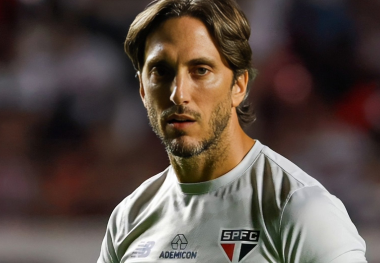 imagem da materia: Zubeldía elogia postura do elenco: