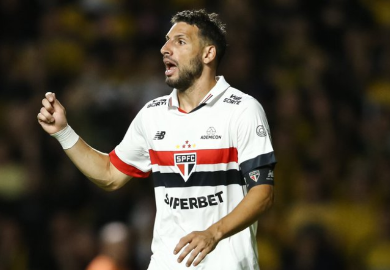 imagem da materia: Calleri segue em seca de gols, Zubeldía comenta