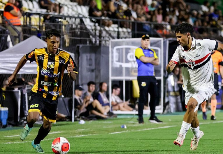 imagem da materia: Novorizontino e São Paulo empatam pelo jogo de ida da final
