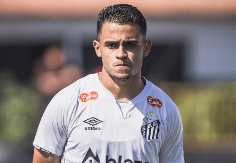 imagem da materia: Futuro de Fernandinho no Santos é incerto