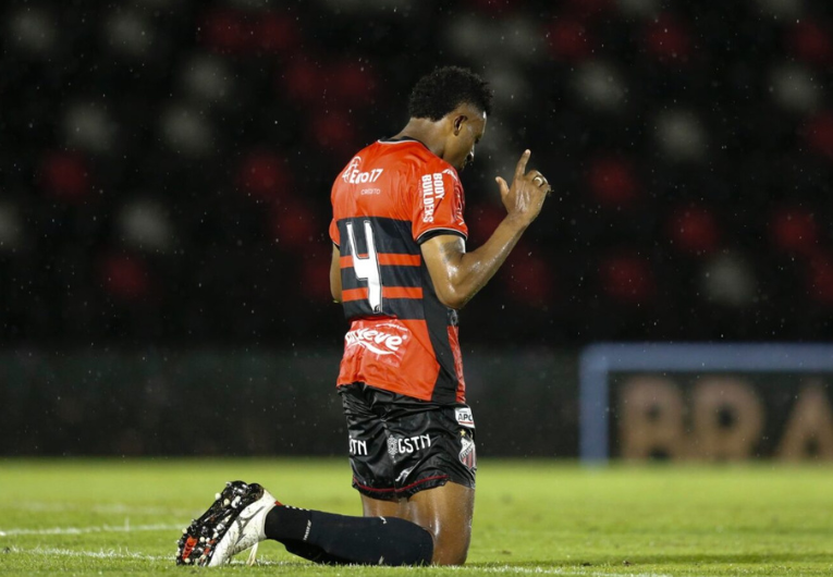 imagem da materia: Zagueiros Claudinho e Gui Mariano se despedem do Ituano