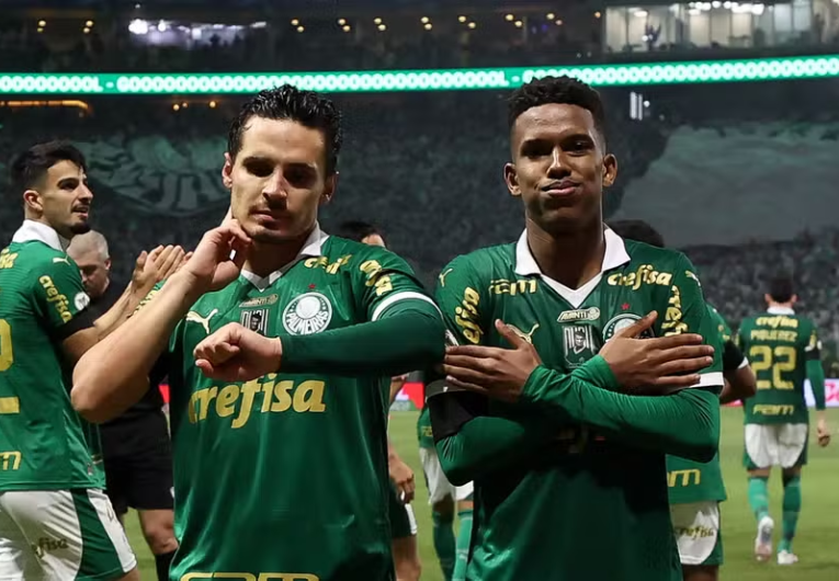 imagem da materia: Raphael Veiga e Estêvão conduzem Palmeiras em busca do TRI
