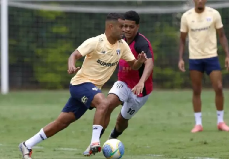 imagem da materia: Alisson é um dos destaques em jogo-treino do São Paulo