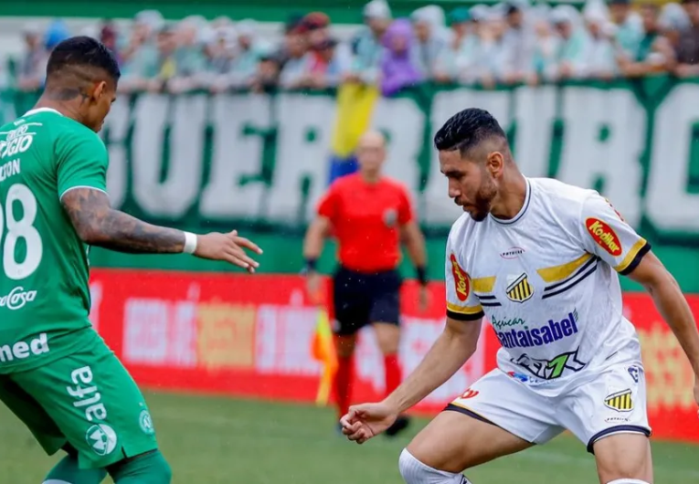 imagem da materia: Novorizontino vence Chapecoense e encaminha acesso à Série A