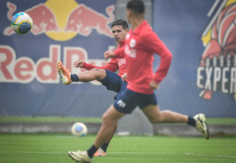 imagem da materia: Bragantino faz treino tático para jogo contra Atlético-GO