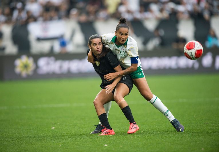 imagem da materia: Atacante do Corinthians Feminino exalta vantagem na decisão