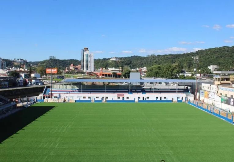 imagem da materia: Brusque x Botafogo-SP: onde assistir e escalações