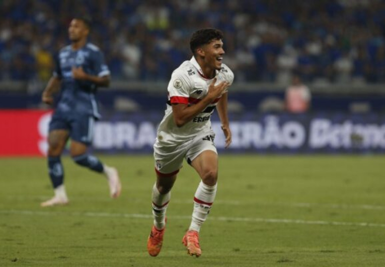 imagem da materia: São Paulo vai utilizar jovens da base nesta reta final